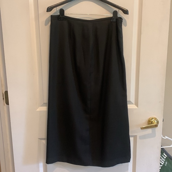 Women’s Dress Suit - Picture 3 of 8